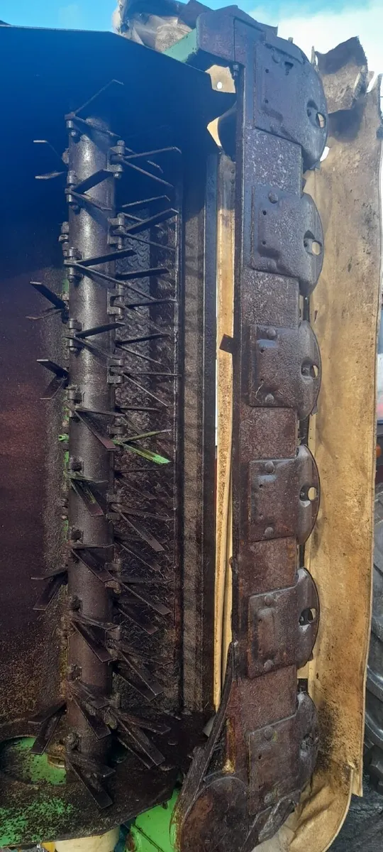 Krone 243 conditioner eight foot mower - Image 4