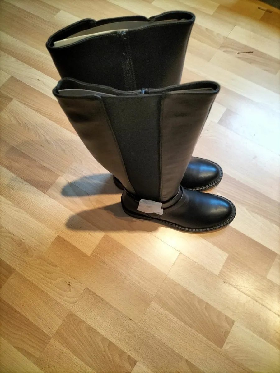 Ladies boots - Image 2