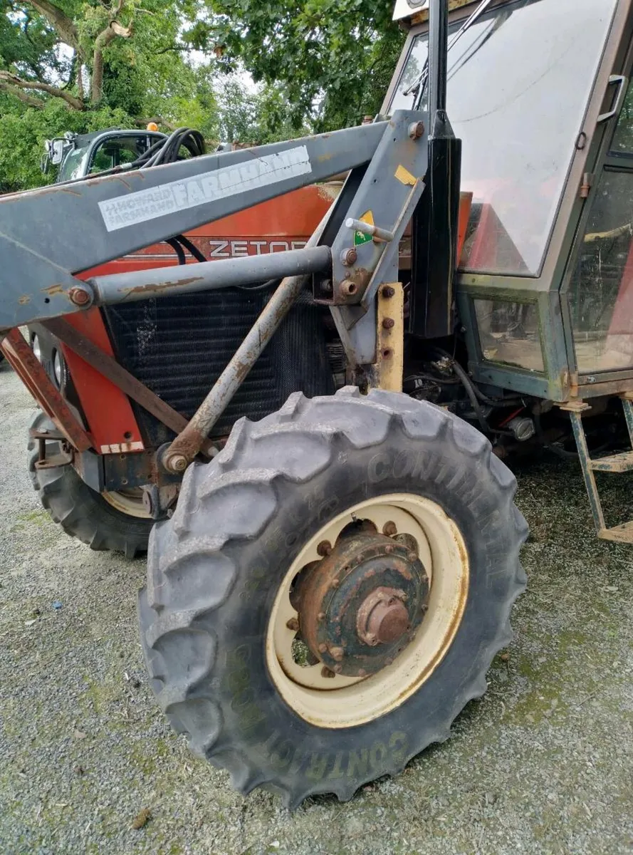 Zetor 8145 4WD 40km Gearbox C/W Power loader - Image 1