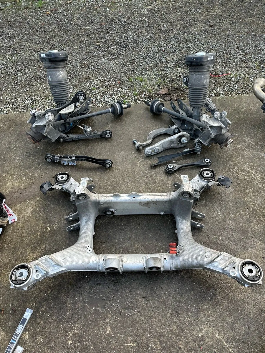 Bmw X5 G05 breaking for parts - Image 1