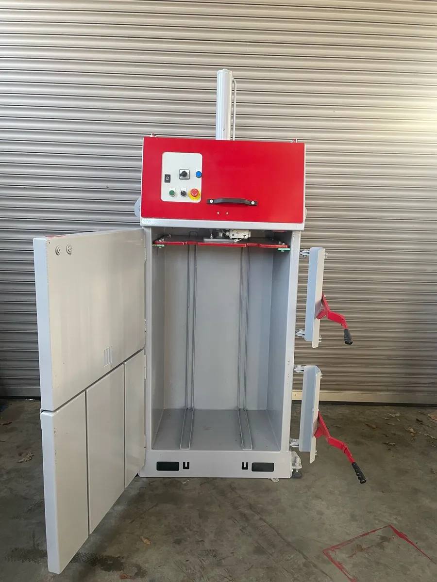 Cardboard/Plastic Baler - Image 2