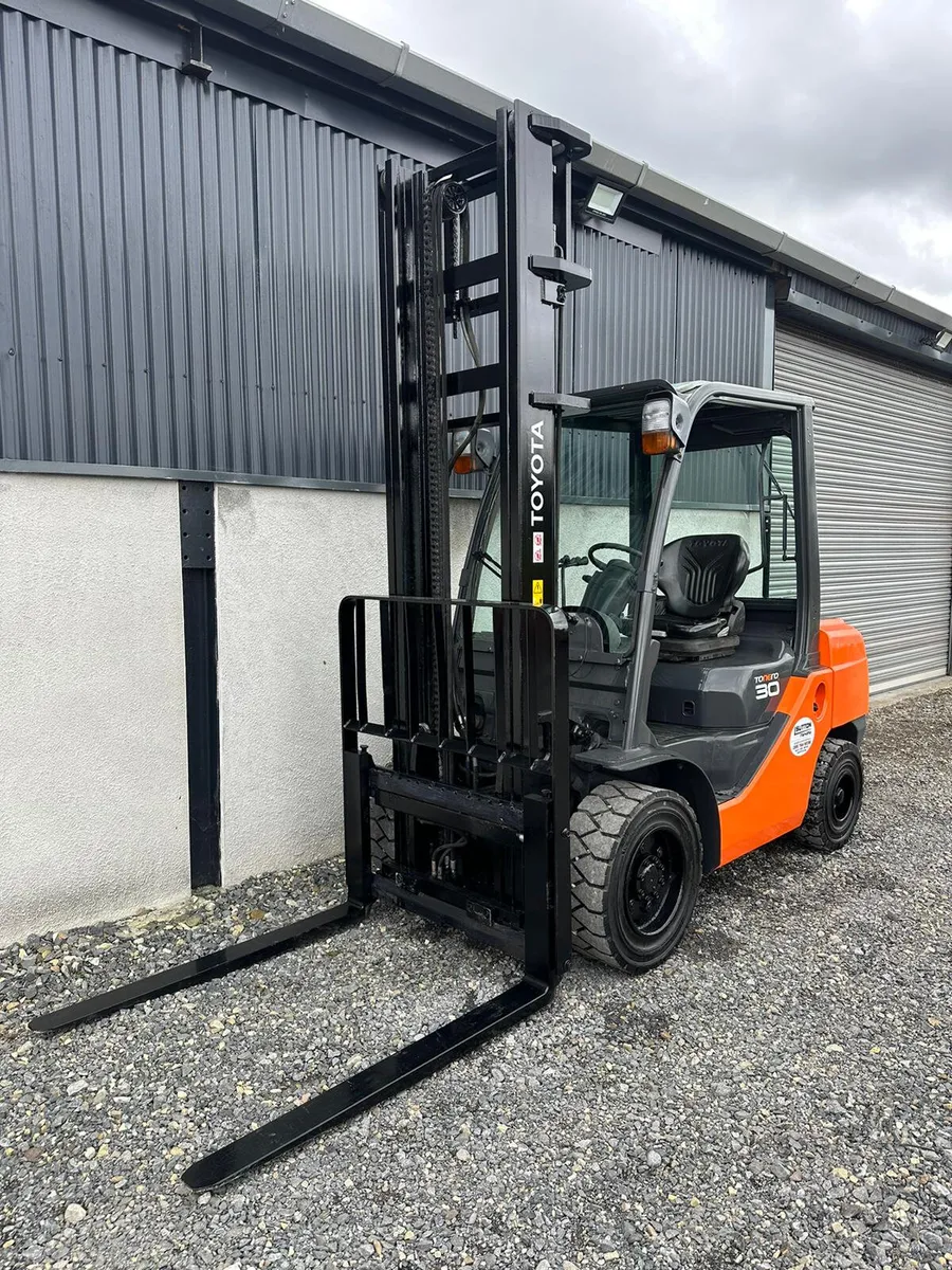 Toyota 3 Ton Forklift - Image 2