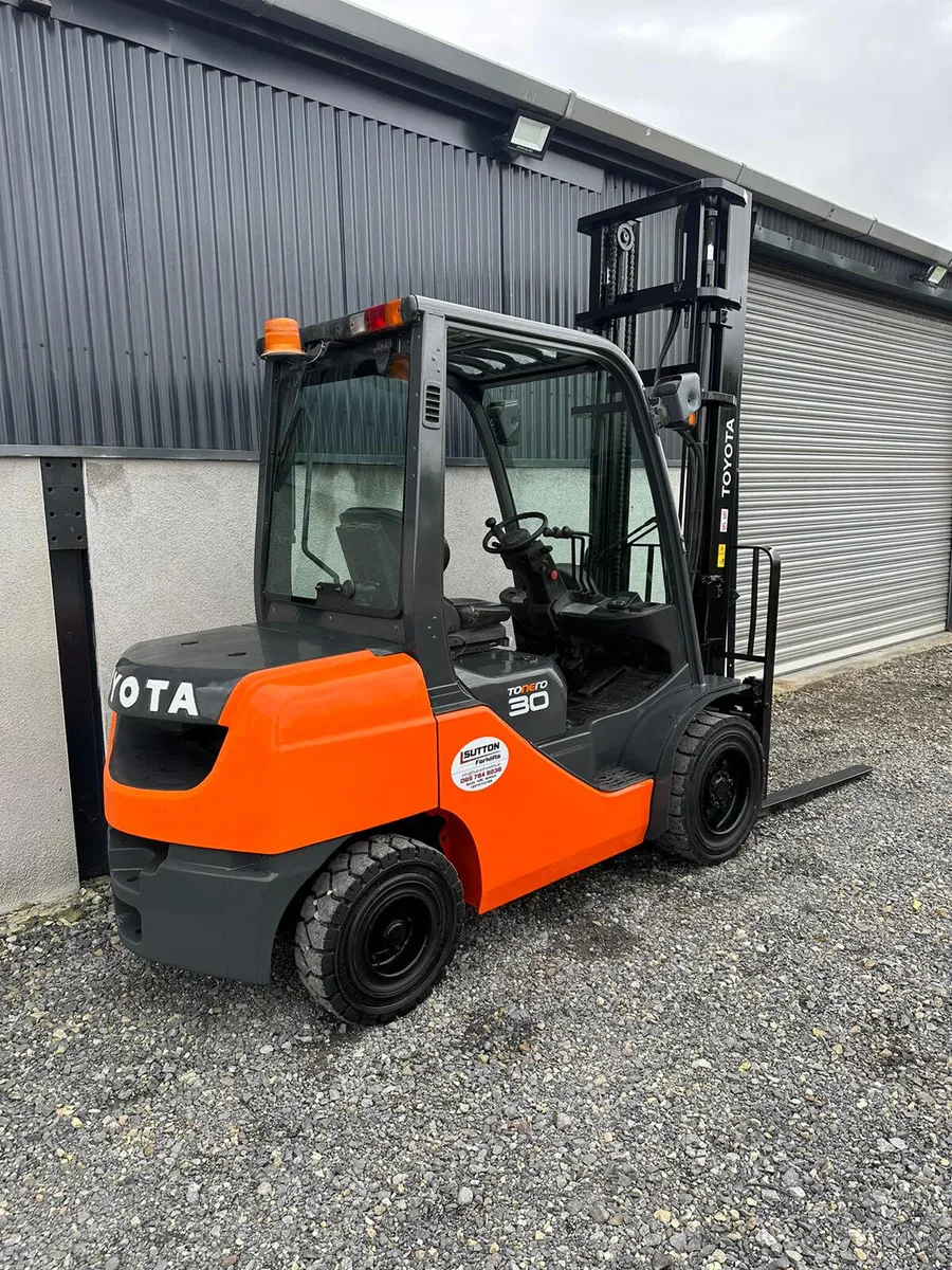 Toyota 3 Ton Forklift - Image 3