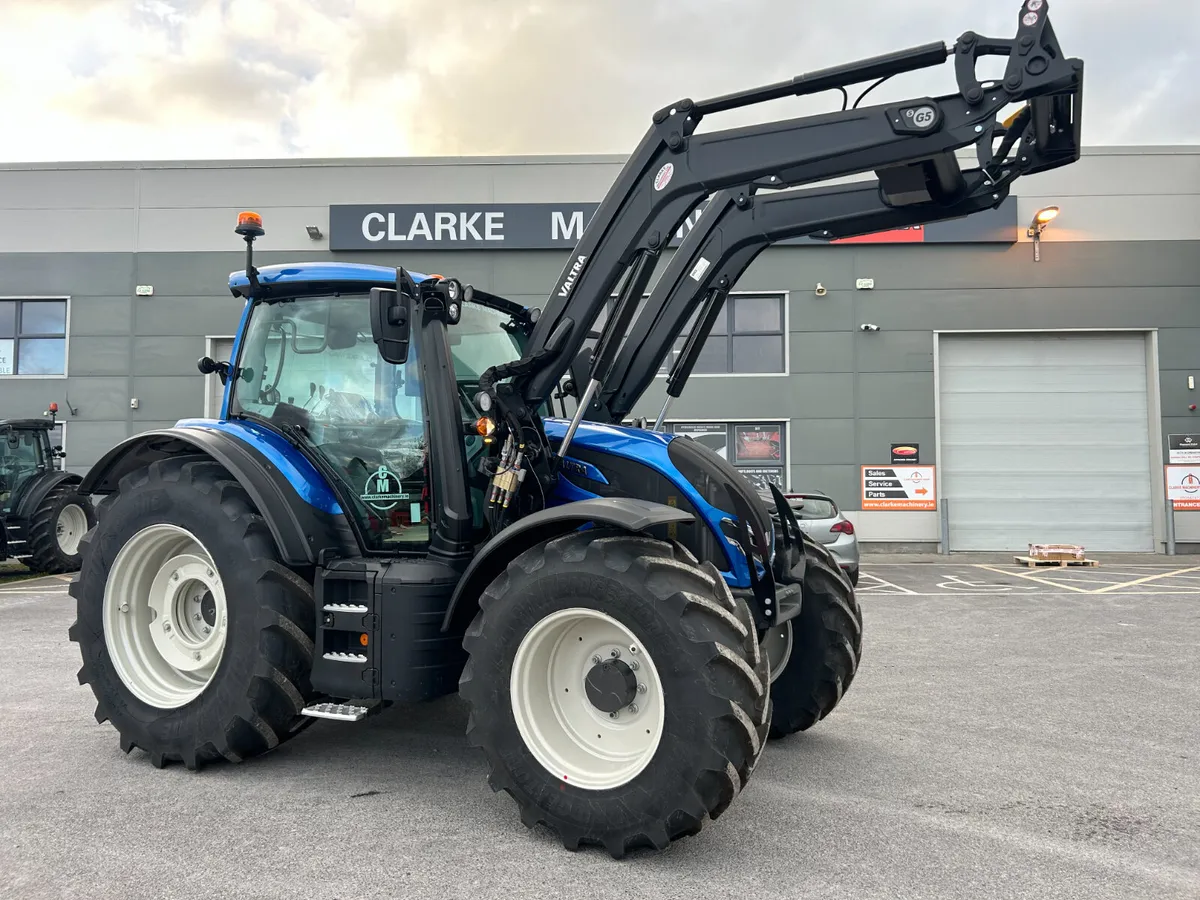 Valtra N135A G5s Loader - Image 2