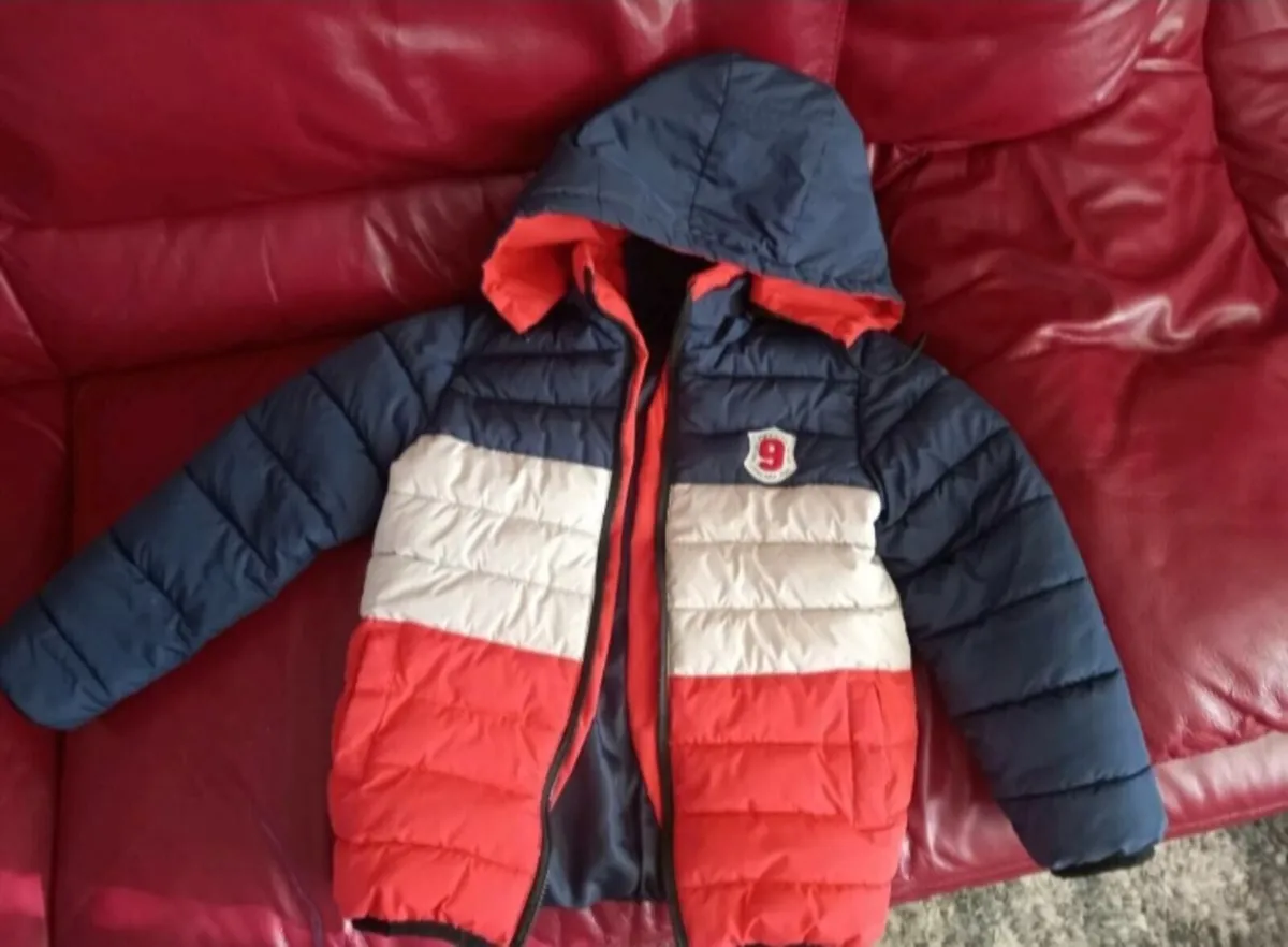 Boy's winter jacket's age 7-8  9-10 years - Image 4