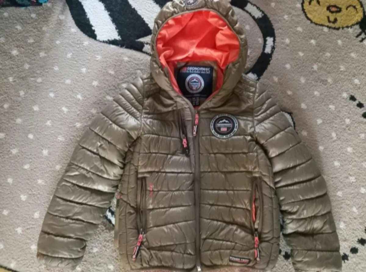 Boy's winter jacket's age 7-8  9-10 years - Image 2
