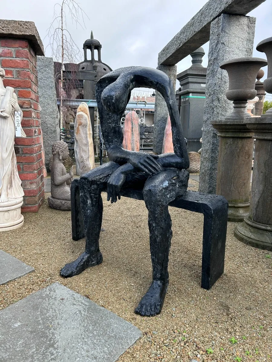 The hollow bronze man - Image 2