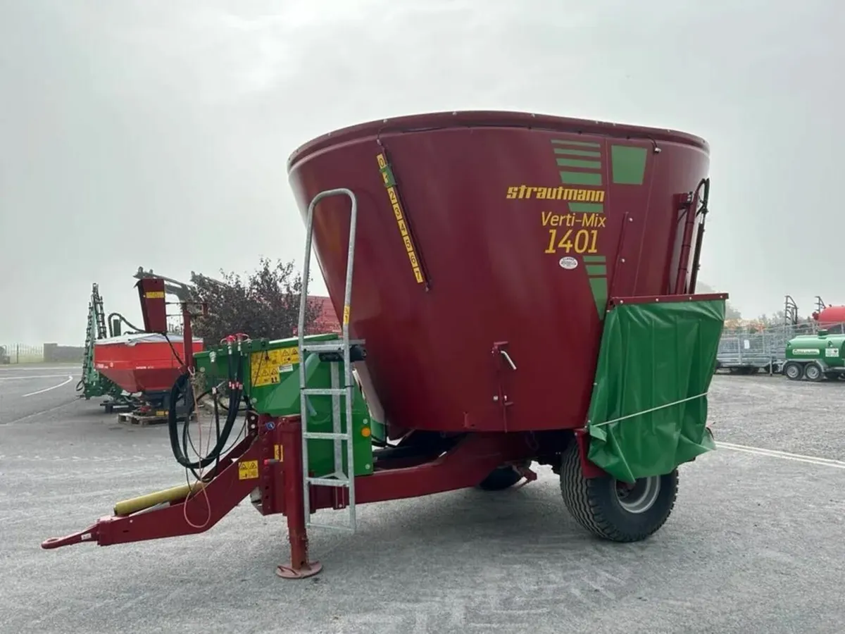 Strautmann 1401 Verti-Mix Diet Feeder - Image 4