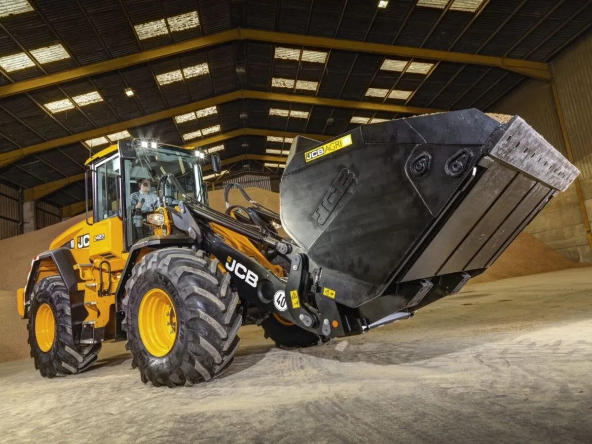 JCB 427 AGRI Wheel Loader 3.6m - Image 1