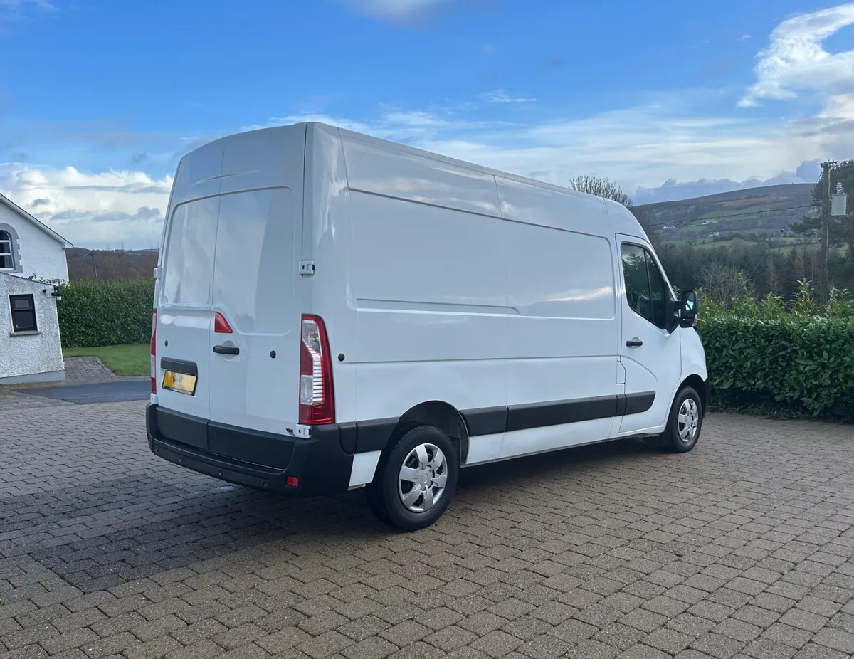 2021 (212 Reg) Vauxhall Movano L2H2 Business+ - Image 4