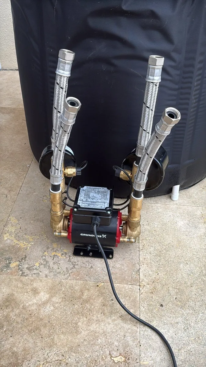 Shower/booster/water pumps. - Image 4