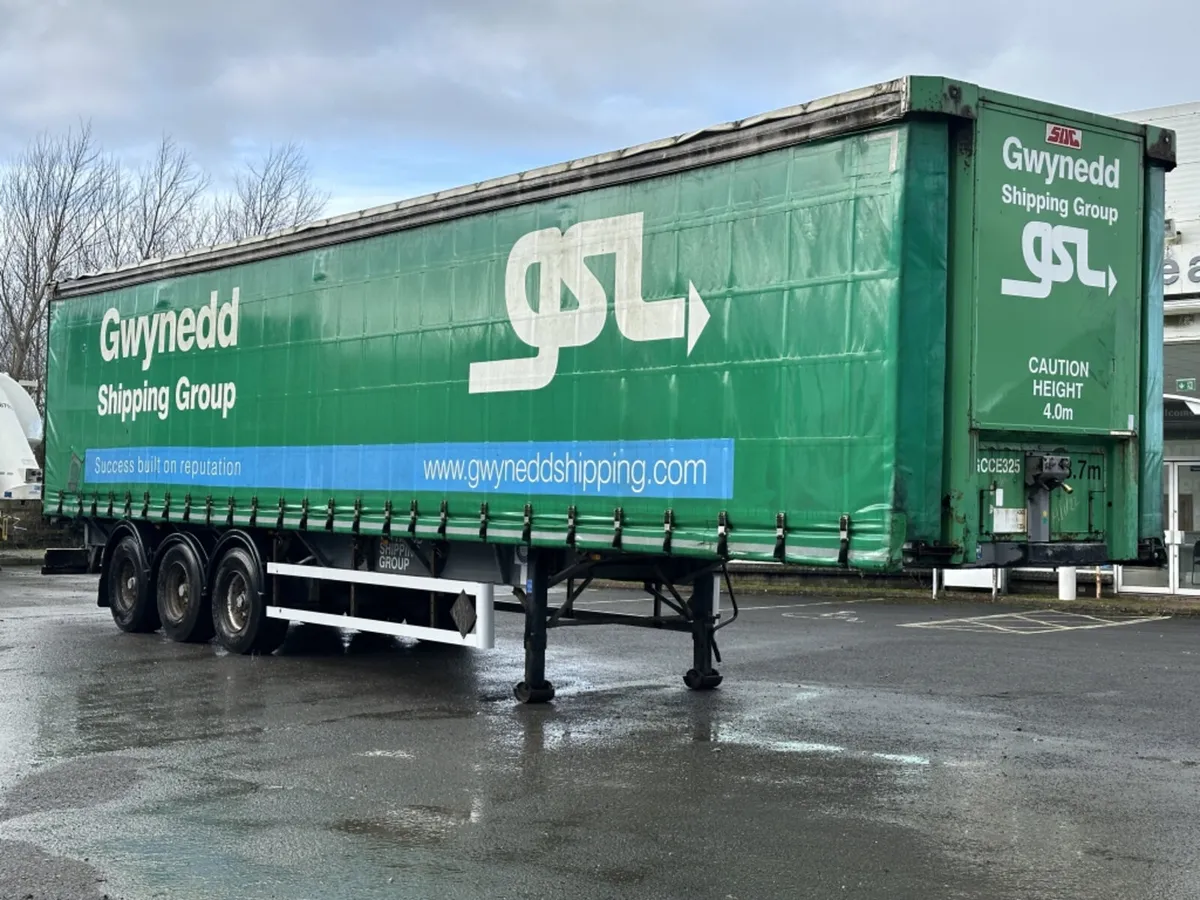 2013 SDC 4 MT EUROLINER CURTAINSIDER - Image 2