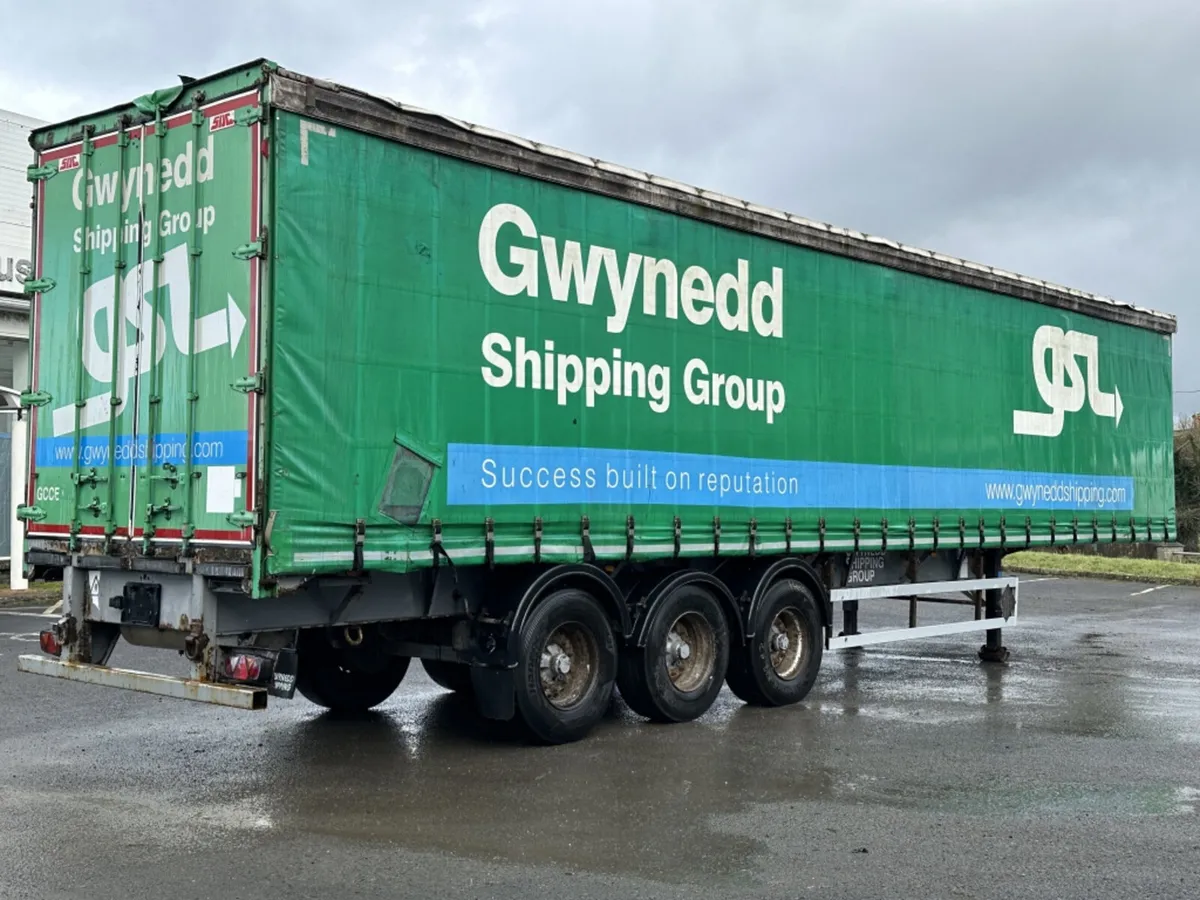 2013 SDC 4 MT EUROLINER CURTAINSIDER - Image 3
