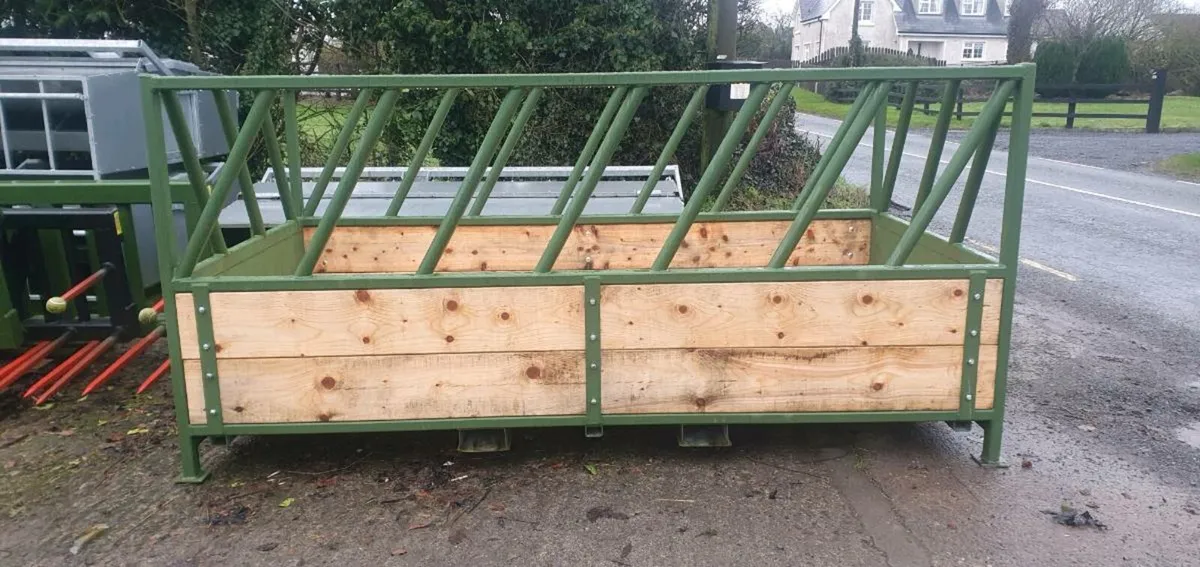 Cattle Feeder - Image 1