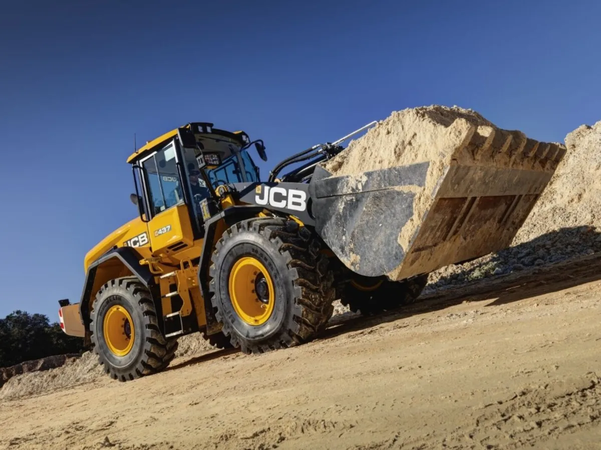 JCB 437 AGRI Wheel Loader 3.8m - Image 1