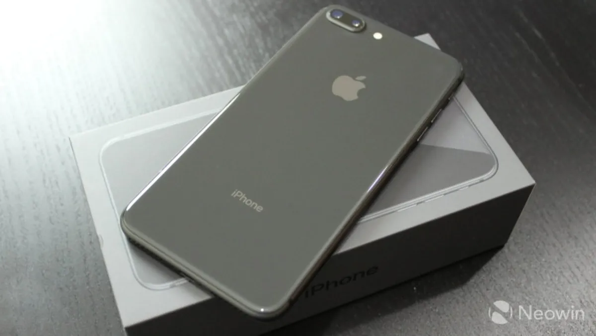 iPhone 8 Plus - Image 2