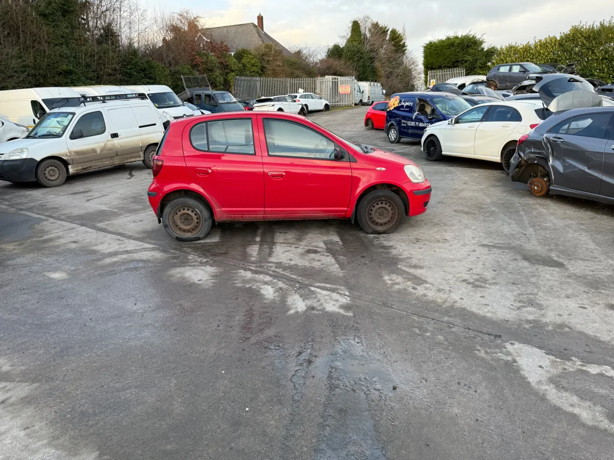 03 Toyota Yaris 1.0 - Image 3