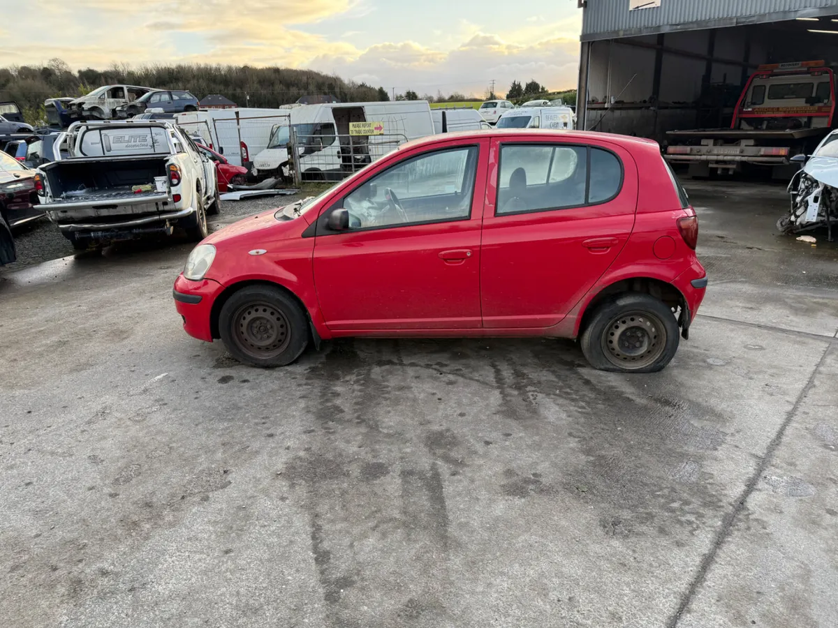 03 Toyota Yaris 1.0 - Image 4