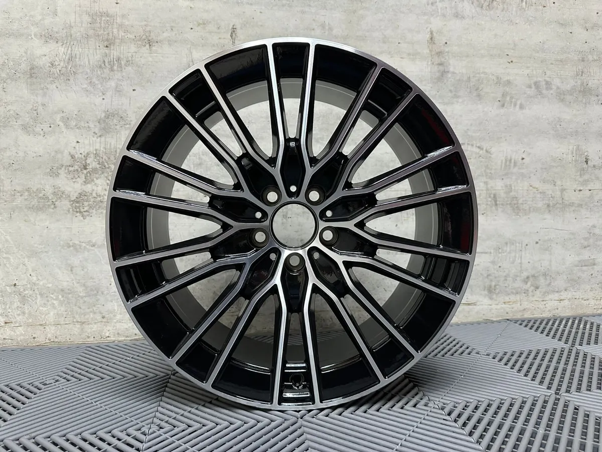 19" Inch Straight Spoke Merc Alloys C E S A Class - Image 2