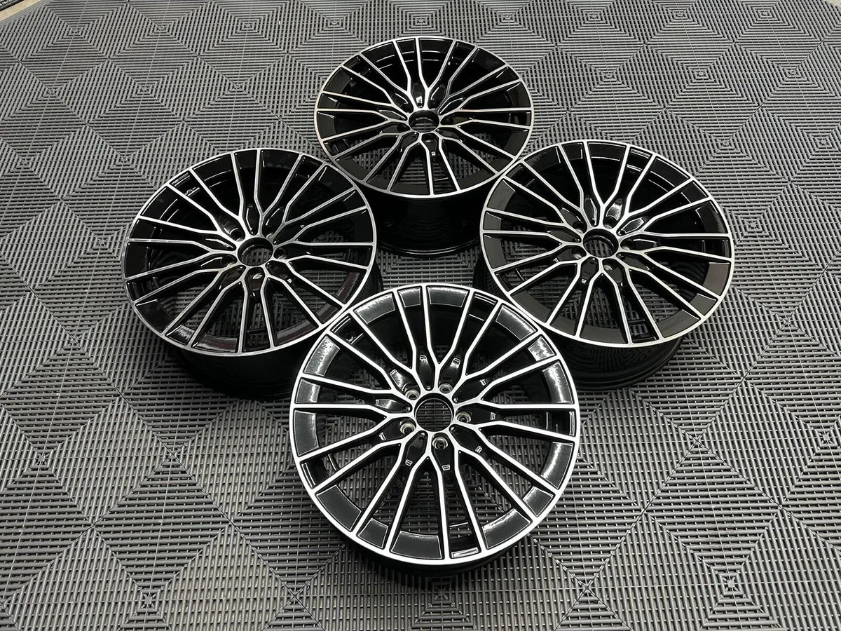 19" Inch Straight Spoke Merc Alloys C E S A Class - Image 3