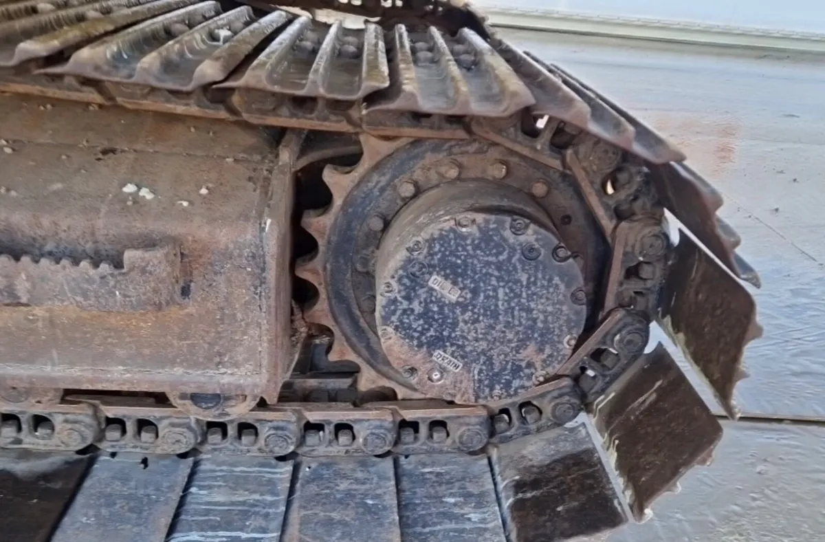 2010 JCB 13 Ton JS130 - Image 2