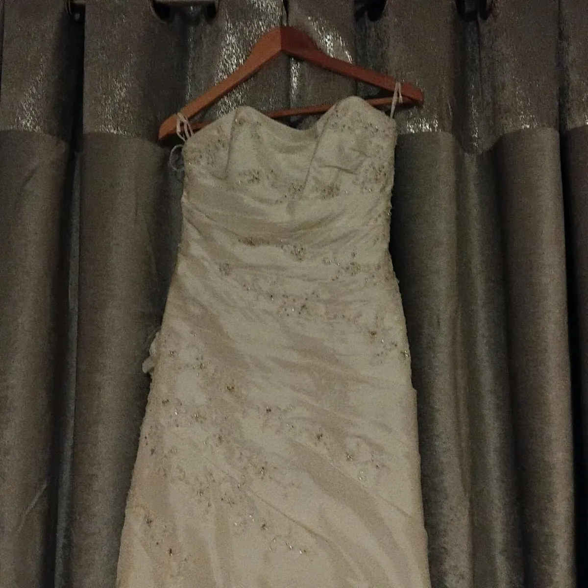 Wedding dress - Image 1