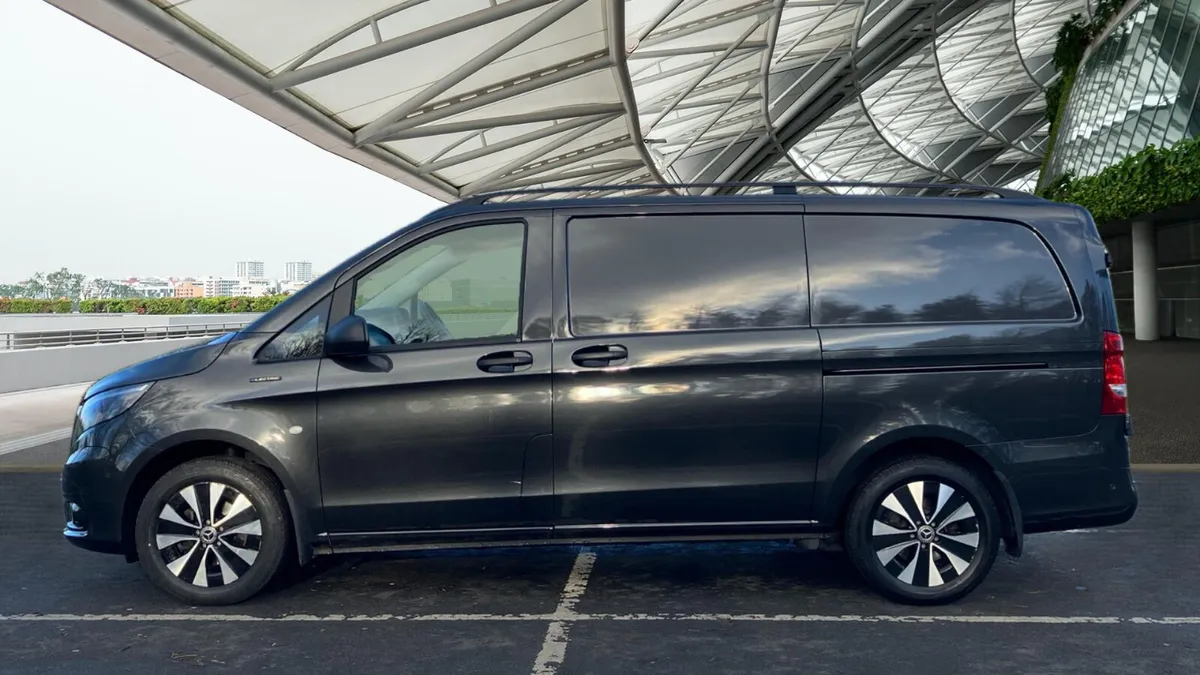 Mercedes-Benz eVito 116 e 66kWh Premium Auto L2 - Image 3