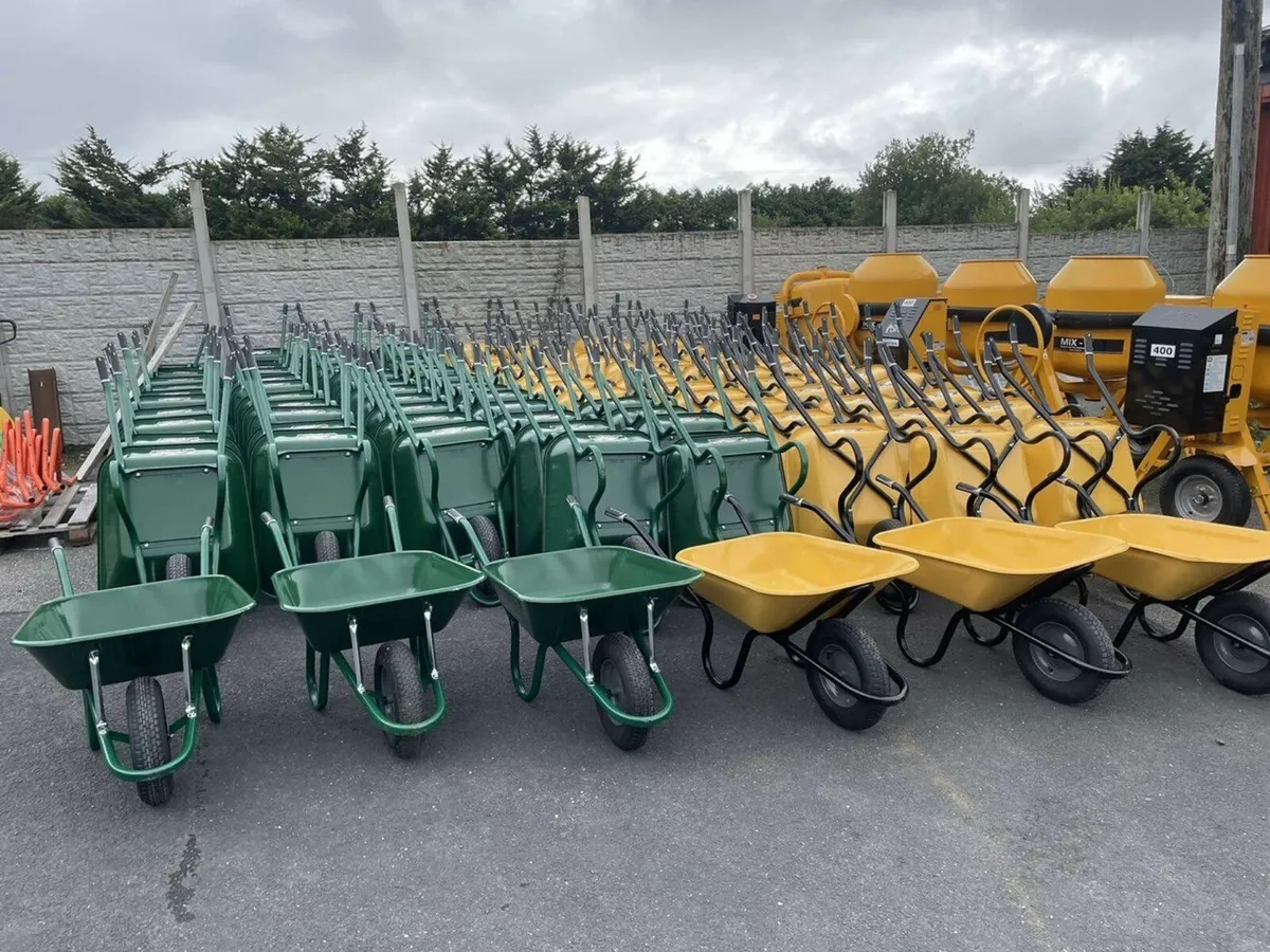 Bear Tarmac Wheelbarrows at Toolman - Image 4