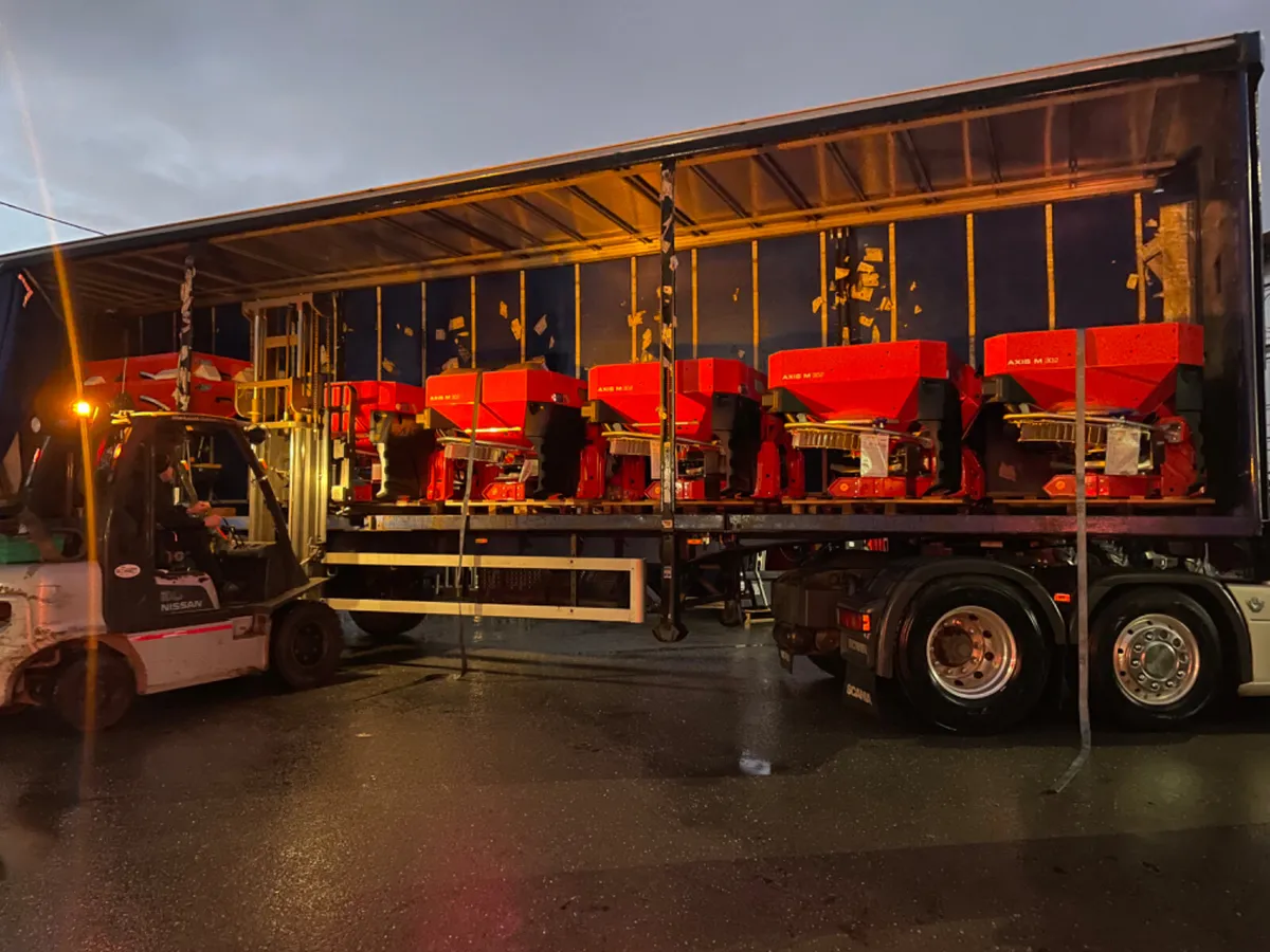 FULL RANGE OF RAUCH SPREADERS - Image 2