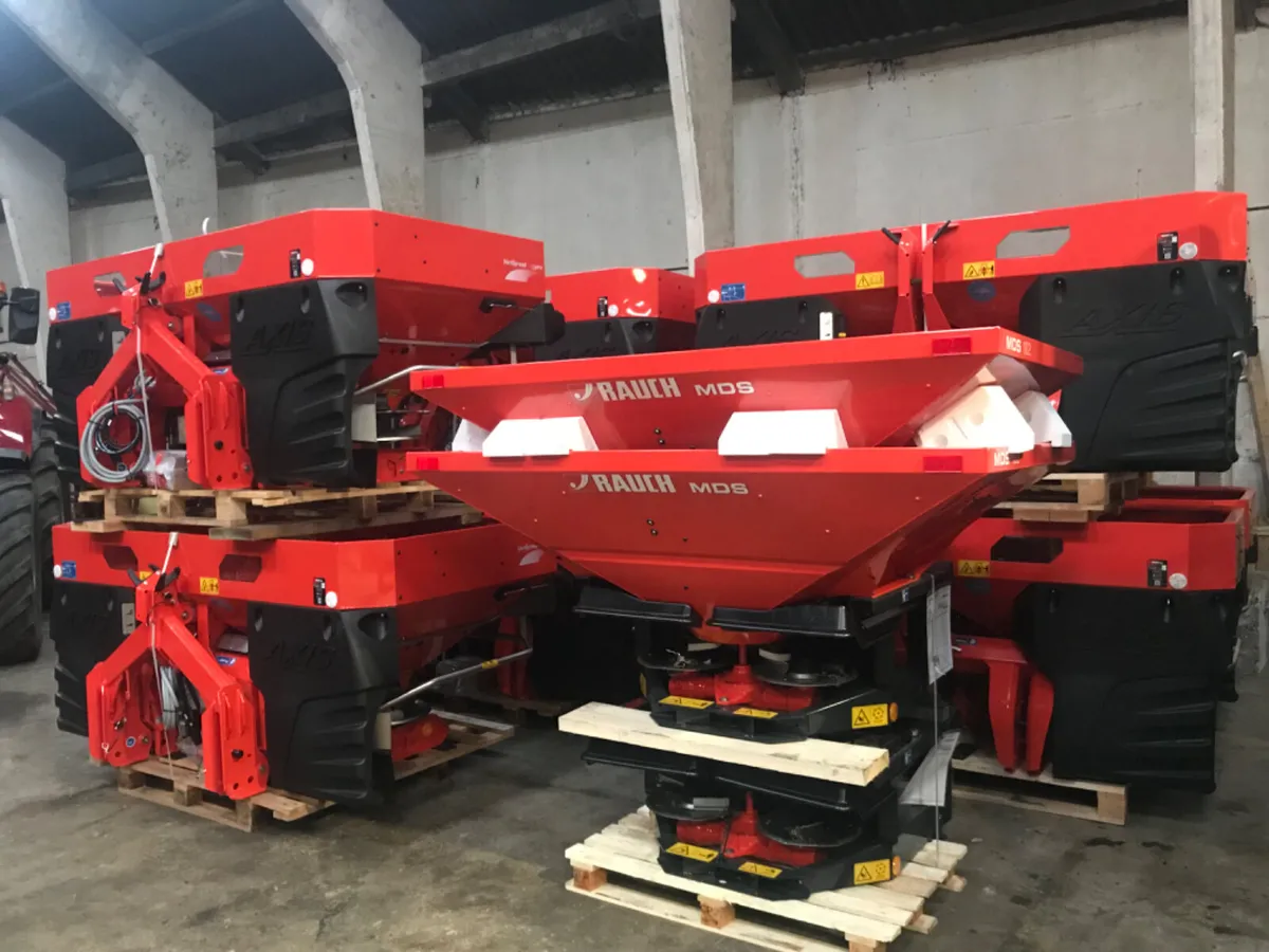 FULL RANGE OF RAUCH SPREADERS - Image 4