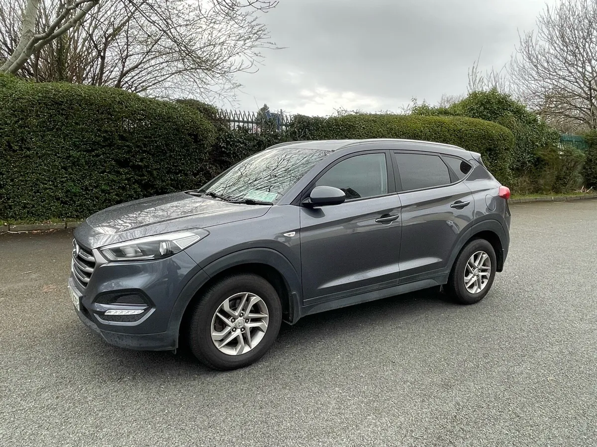 162 Hyundai Tucson Commercial - Image 2