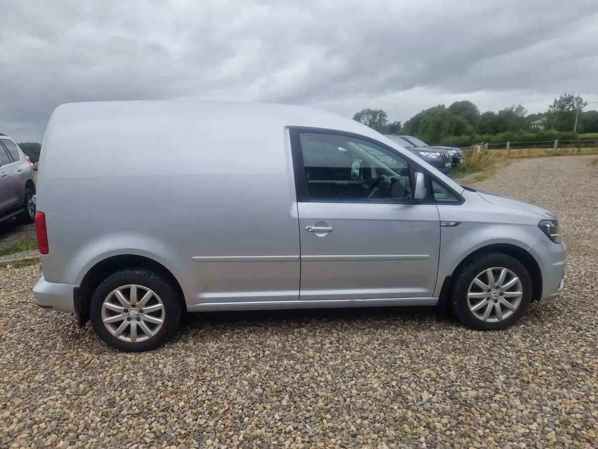 Volkswagen Caddy 2.0 TDi C / Line - Image 4