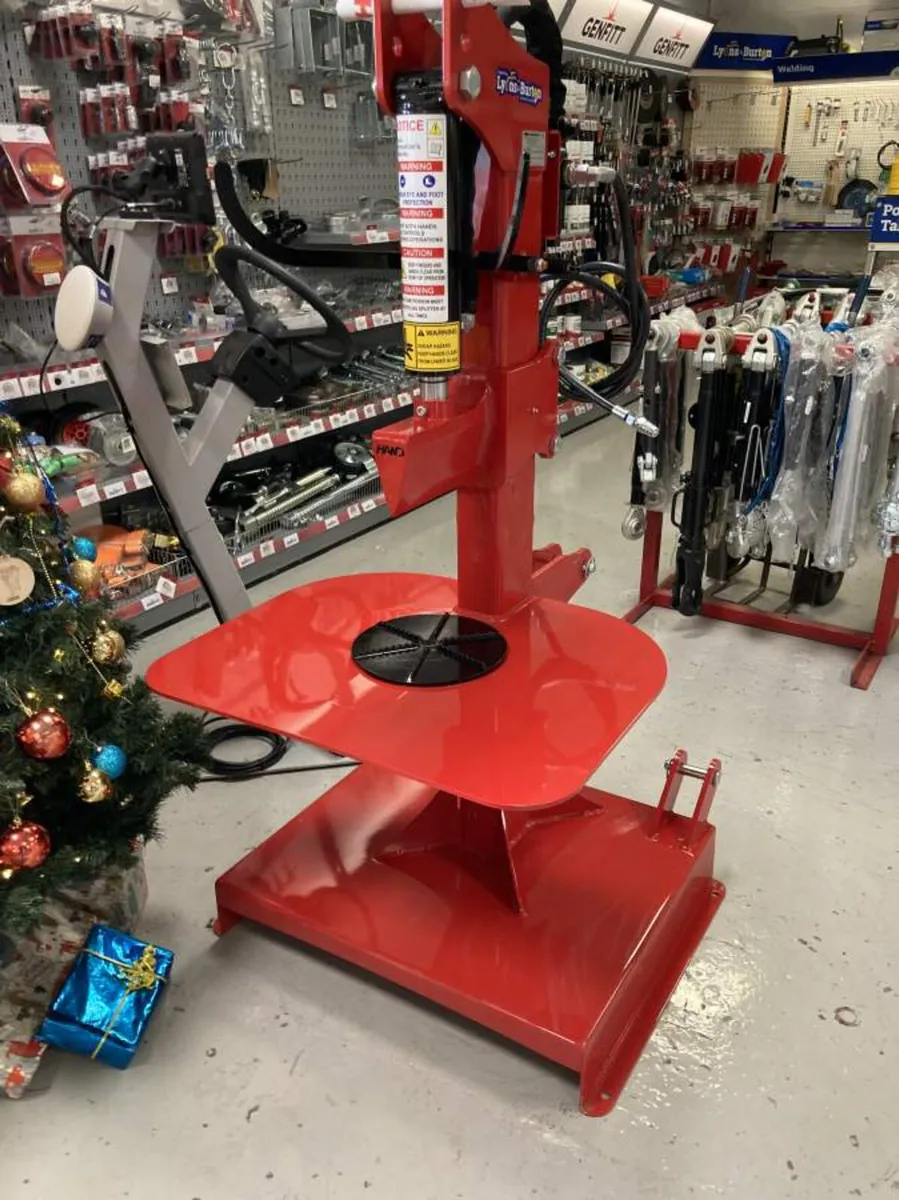 HAND TRACTOR LOG SPLITTER - Image 1