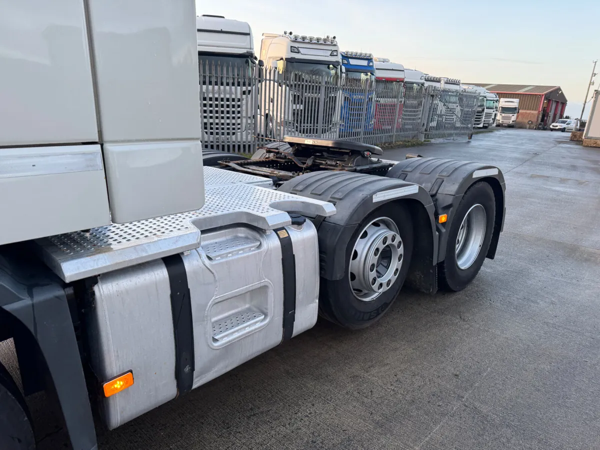 2013 Volvo FH500 6x2 XL Globetrotter - Image 4