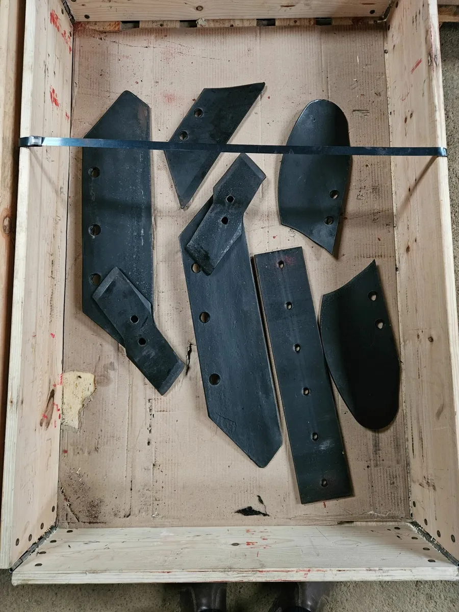 Kuhn Wearing Metal plough parts/power harrow tines - Image 2