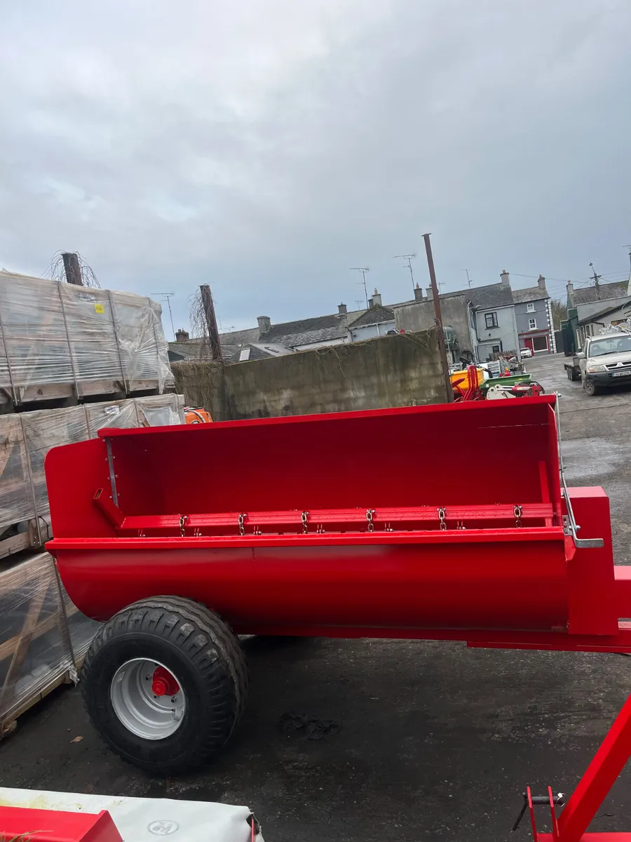 Belmac Dung spreader - Image 4
