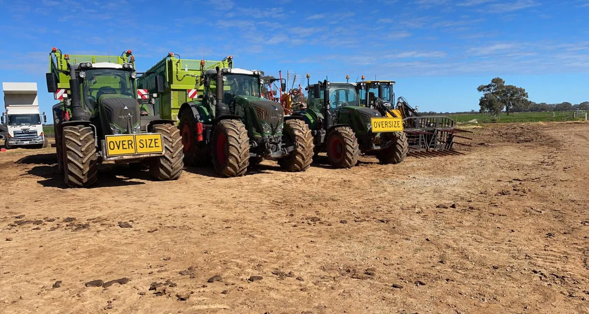 A&W Grain Silage Tri Axle A&W Trailer - Image 3