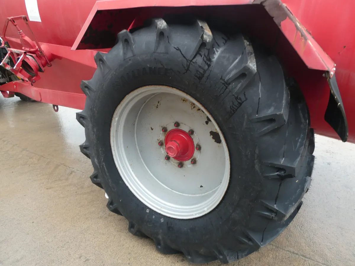 Hi Spec 1600 Tanker - Image 4