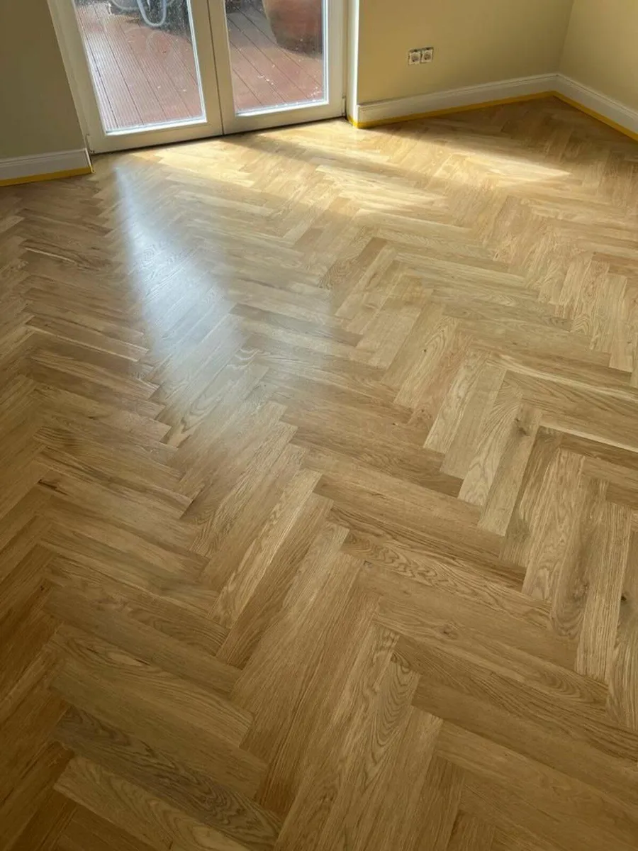 Parquet Flooring SOLID OAK Herringbone - Image 1
