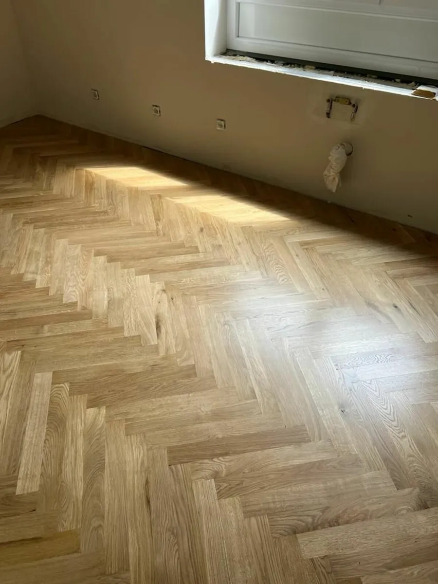 Parquet Flooring SOLID OAK Herringbone - Image 4