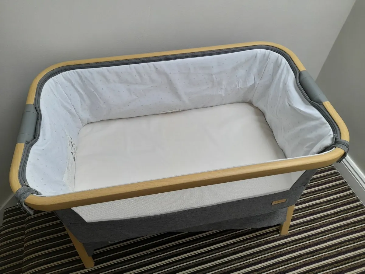 Tutti Bambini Bedside Crib - Image 2