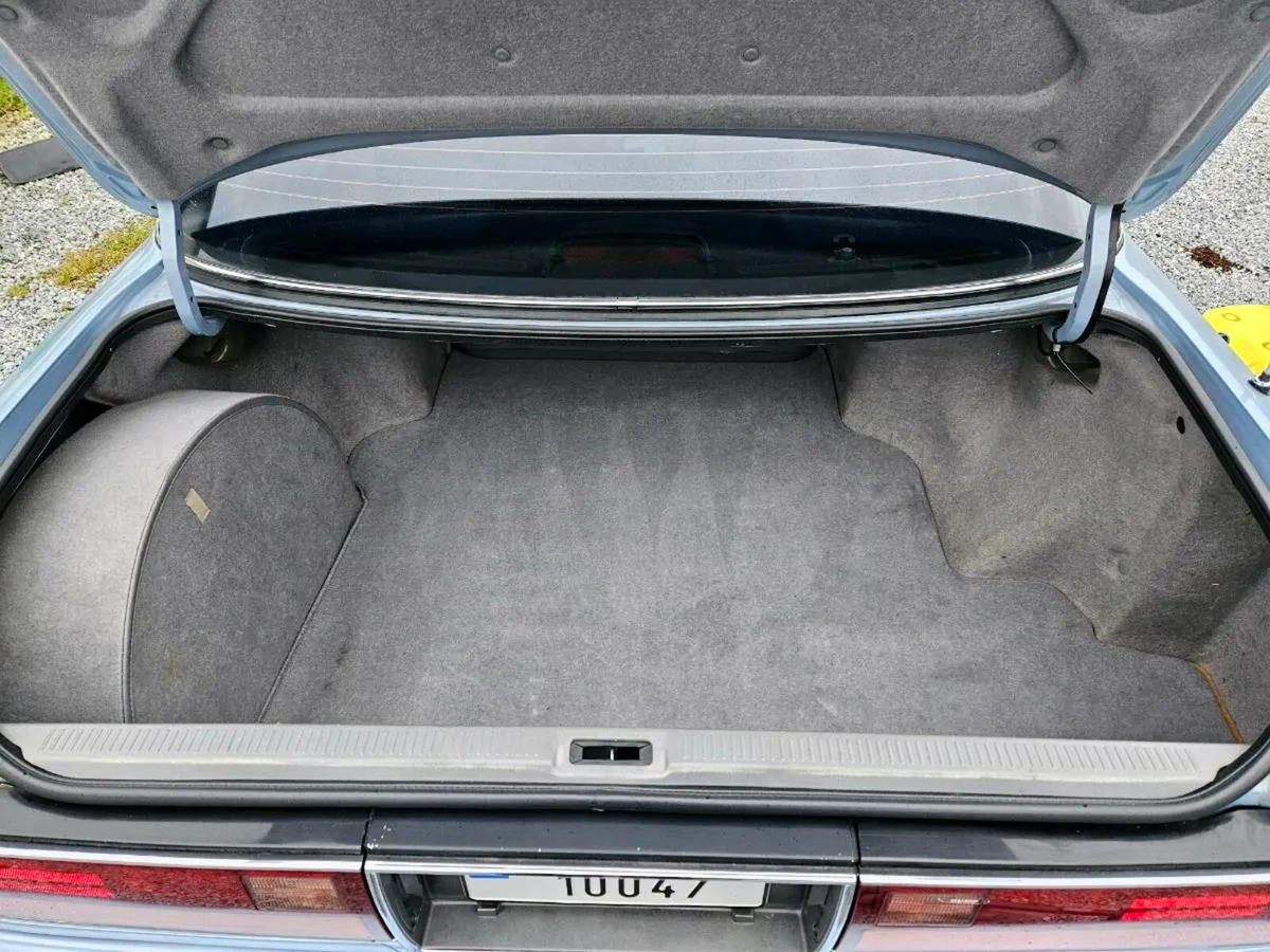 Toyota Cressida glx - Image 4