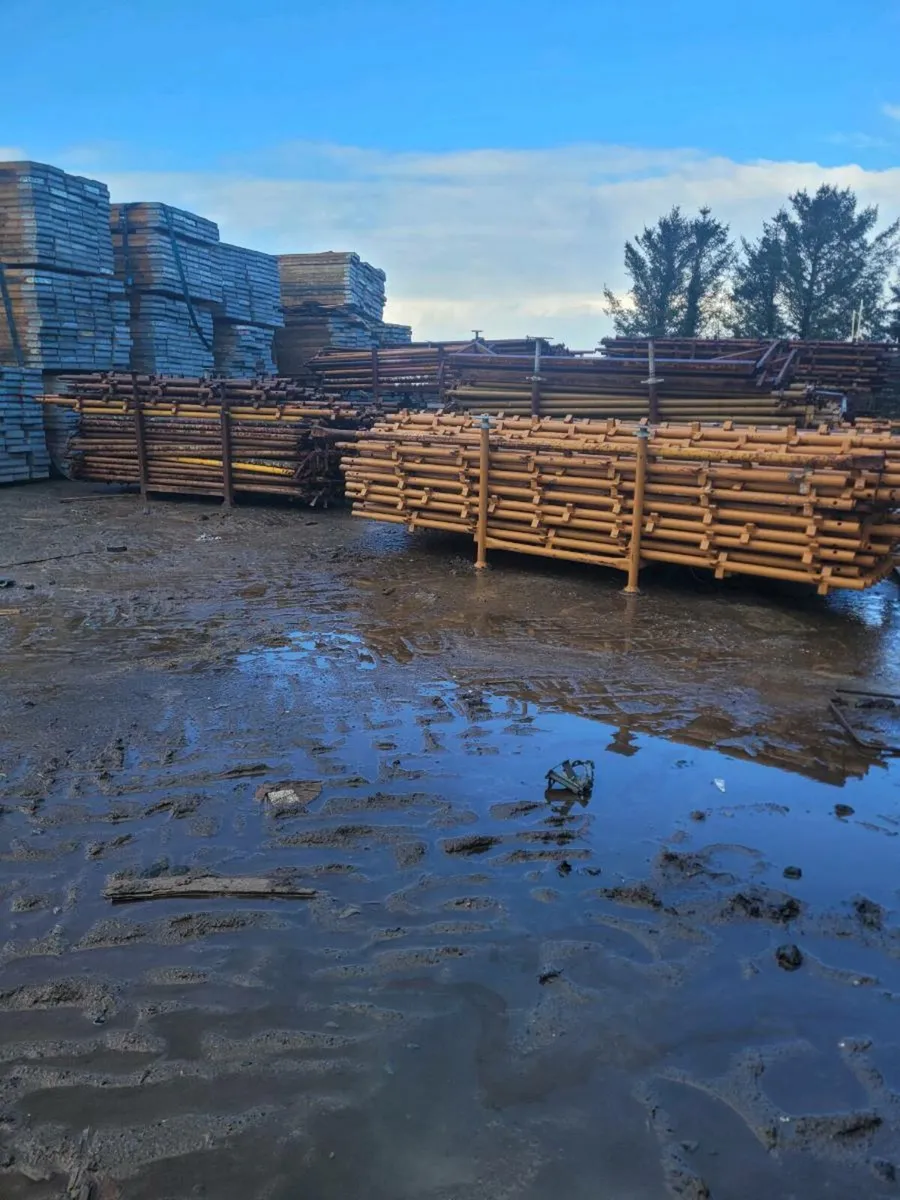 Scaffolding for self hire - Image 1