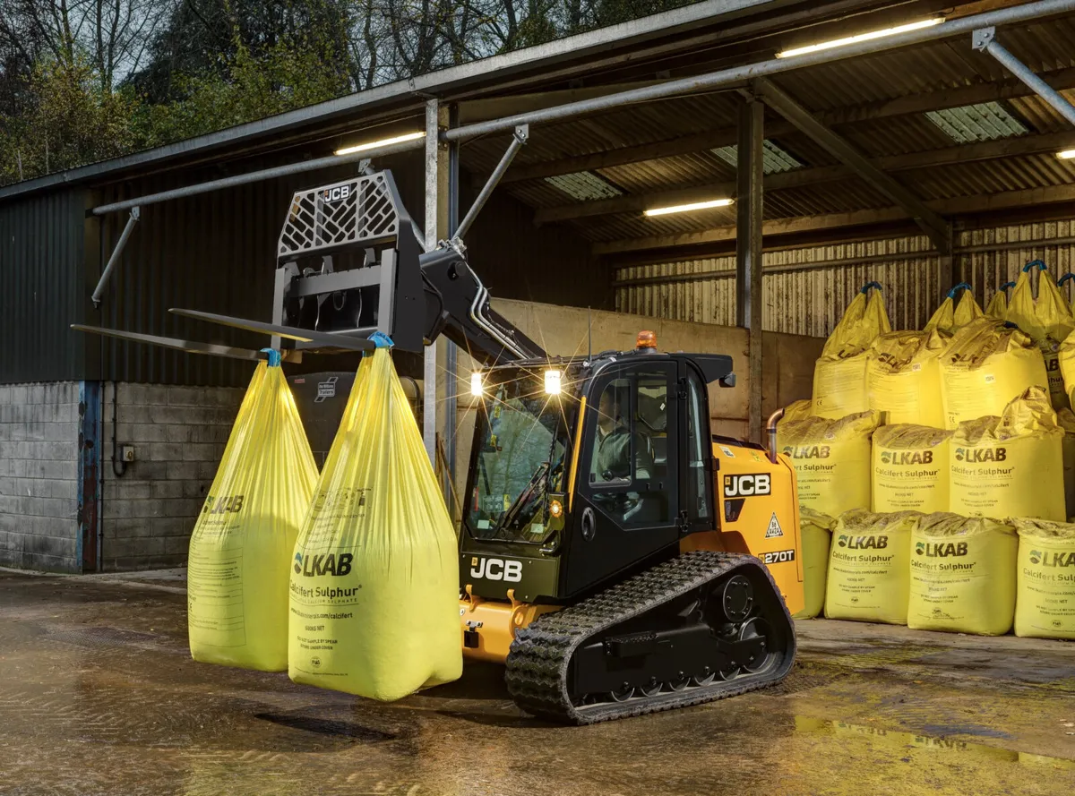 JCB 270T Track Loader/ Track Skid Steer 2.88m - Image 1