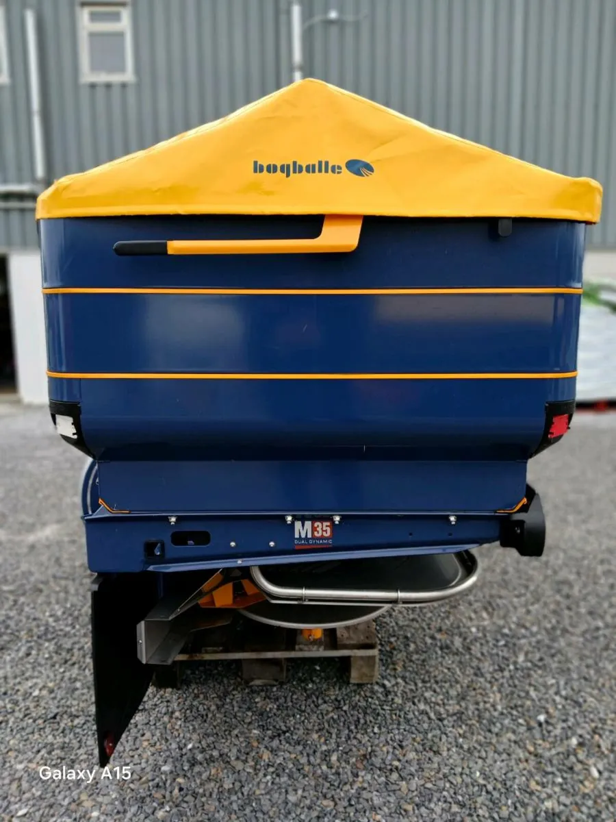 BOGBALLE  FERTILISER SPREADERS. - Image 2