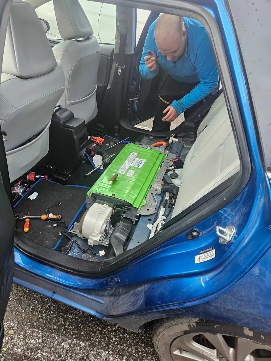 Mobile Reconditioned Hybrid Battery Repair - Image 4