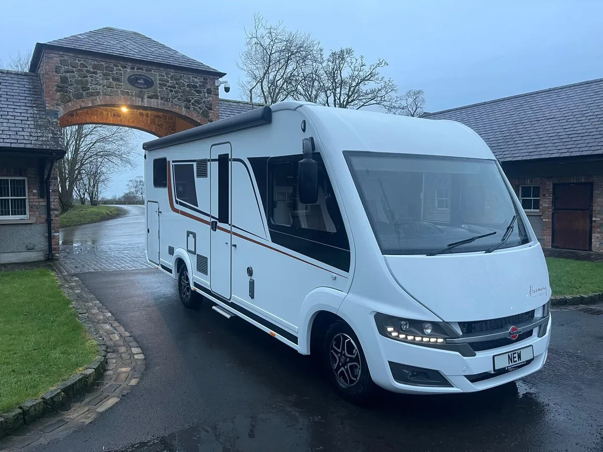 Burstner Sovereign Collection I727 G - Automatic - Image 1