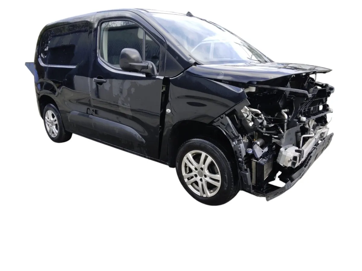 2021 TOYOTA PROACE For Breaking/Dismantling - Image 1