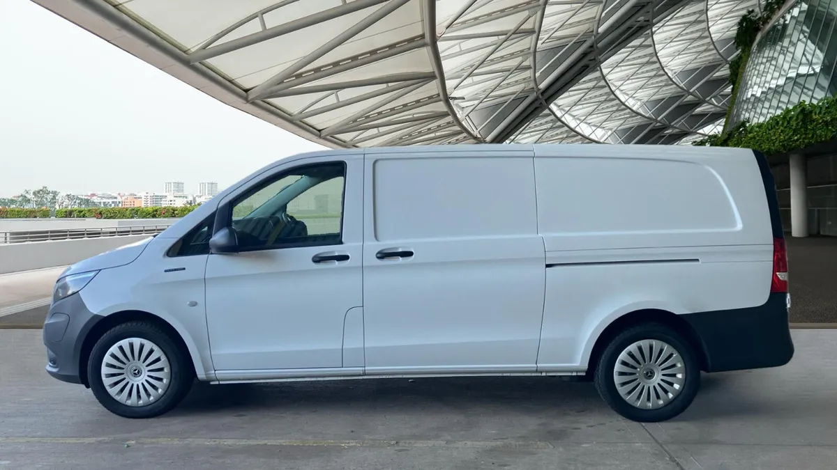 Mercedes-Benz eVito 116 e 66kWh Progressive Auto - Image 2