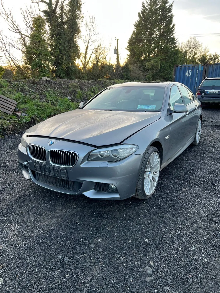 Breaking bmw f10 M sport 520d 2011 a52 - Image 1